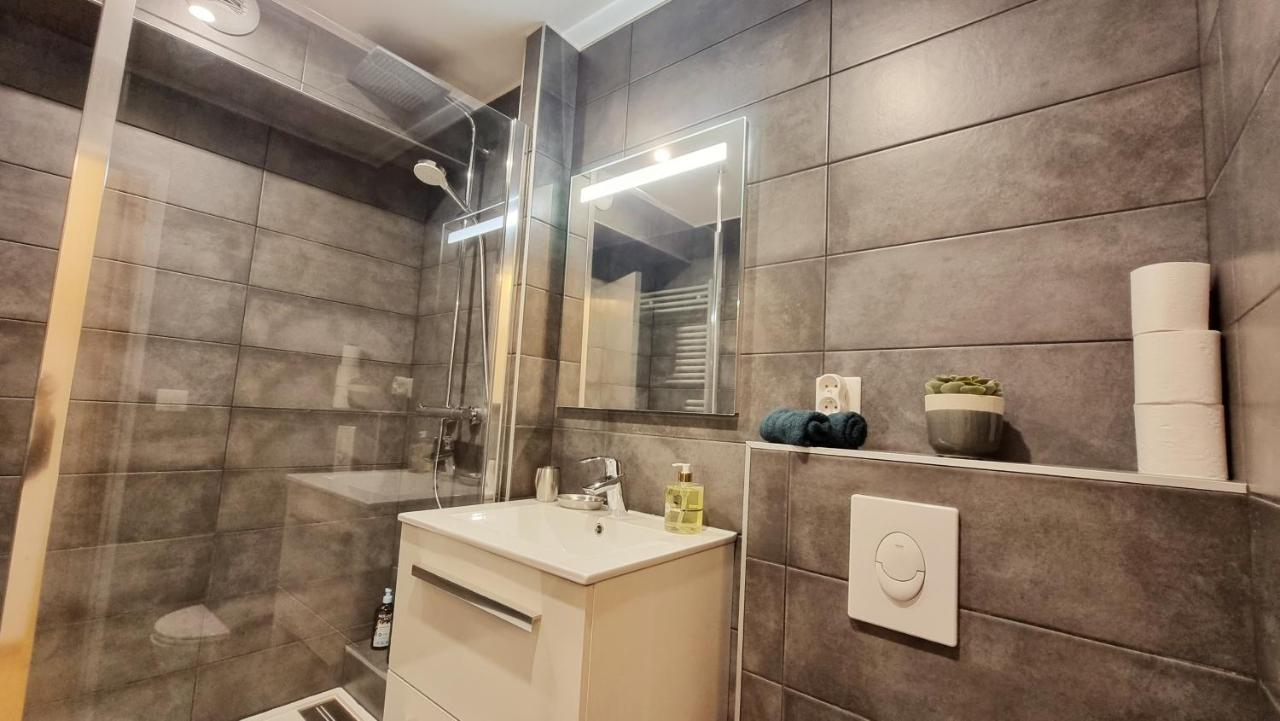Le Smart - Parking - Terrasse - Wifi - Mulhouse - Relax Bnb Pfastatt Екстериор снимка
